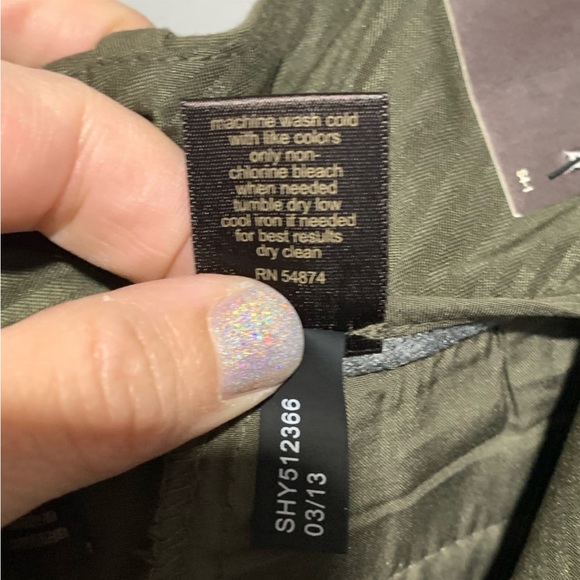 The Limited Drew Fit Shorts Green 0 NWT - Picture 9 of 13